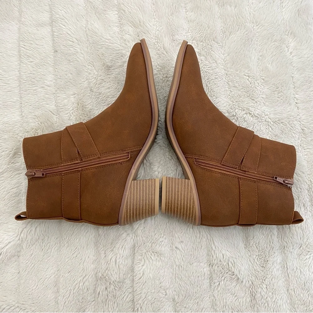 Maurices SuperCush Brown Tan Ankle Boots Booties w/ Buckle Accent Boho Size 7.5